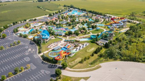 Illinois' Largest Water Park Offers Tons Of Family Fun Every Day This Summer