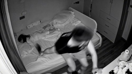 China: Husband jumps in fright when helium balloon touches his feet