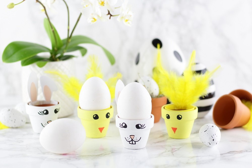 DIY-Eierbecher aus Tontöpfen in süßen Osterdesigns - Mary loves