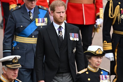 Prince Harry in major legal trouble, Kylie Jenner's bold style, and more news