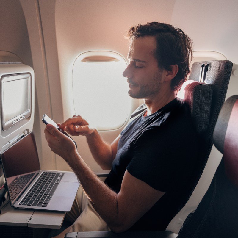 What you need to wear on a plane (men's edition)
