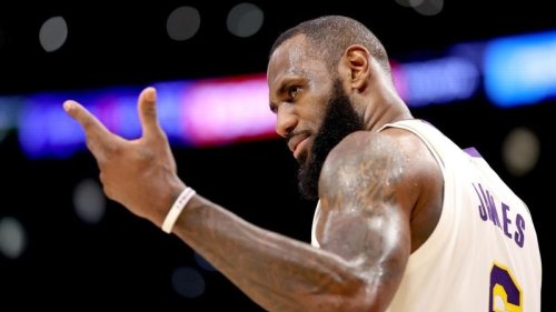 NBA Roundup: LeBron James Moves Closer to All-Time Scoring Title