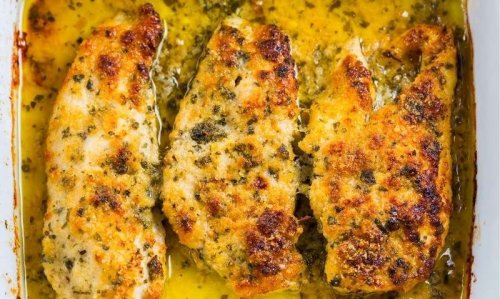 This 3-Ingredient Parmesan Crusted Chicken Makes the Perfect Low Carb Dinner