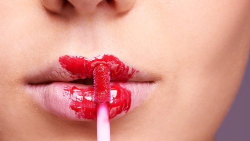Cherry Gloss Lips: The Red Makeup Trend Partnering Perfectly With Summer Fashion