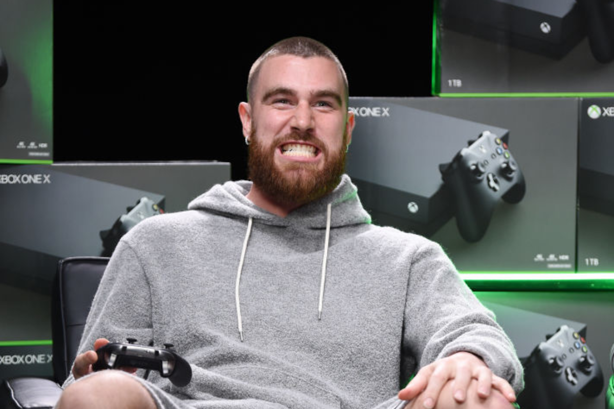 A Kansas City Chiefs coach has an interesting perspective on Kelce and Swift