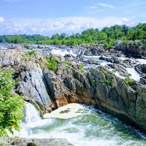 Top 10 Hiking Trails with Waterfalls