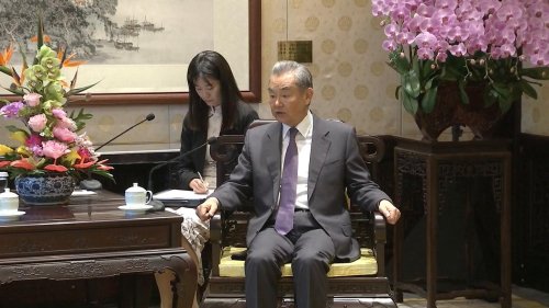 China: China's top diplomat meets Japanese trade association president