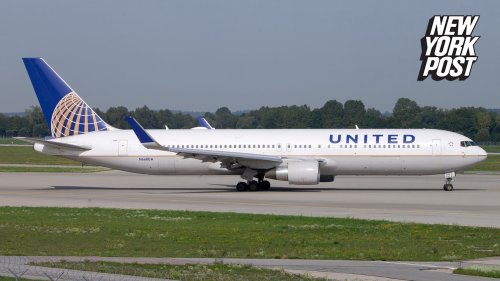 United Airlines flight to Rome plunges 28,000 feet in 10 minutes, then reverses course