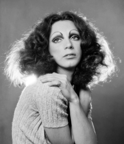 Remembering Holly Woodlawn, a Transgender Star of the Warhol Era (Published 2015)