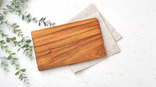 The Baking Soda Trick To Revive Your Cutting Board