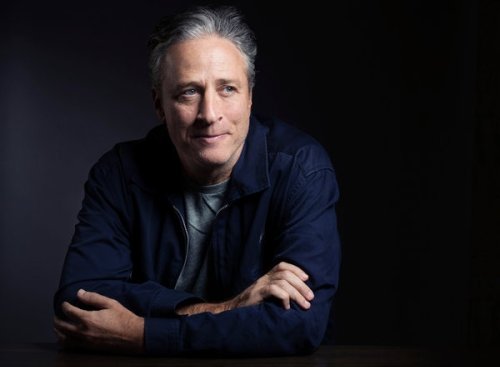 Jon Stewart, a Sarcastic Critic of Politics and Media, Signs Off
