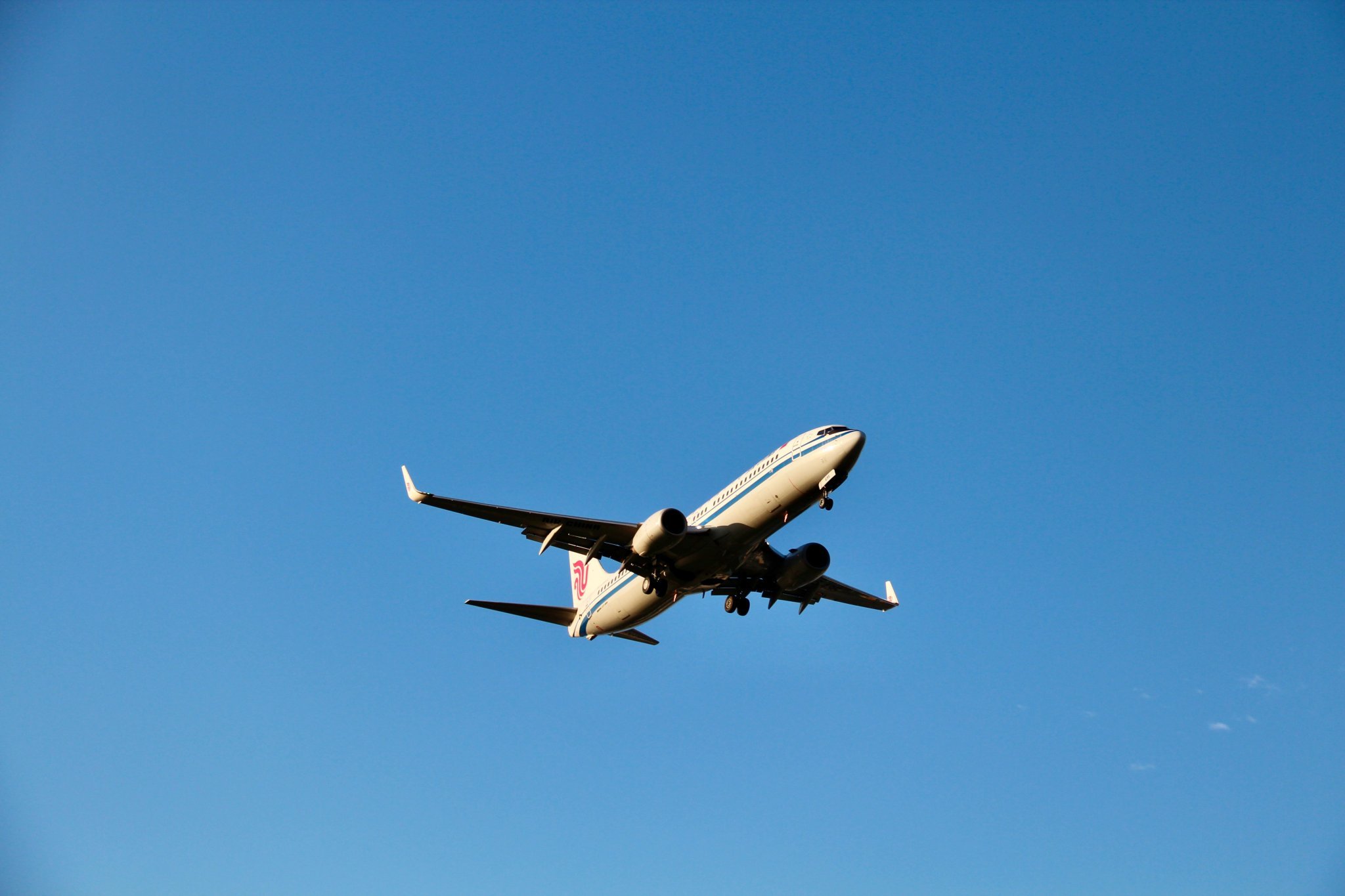 Here’s what you need to know about how to buy discounted flights like a pro