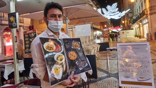 Sure-Fire Signs You're Walking Into A Tourist Trap