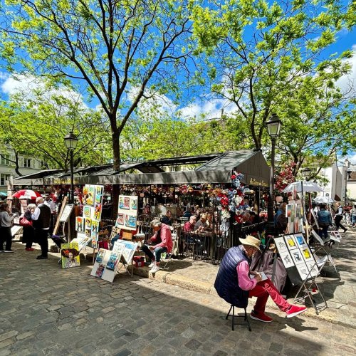 15 Paris Souvenirs Tourists Usually Miss but Locals Love