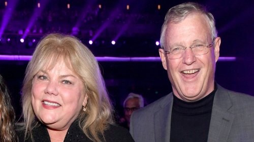 The Tragic Truth About Taylor Swift's Parents