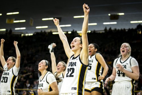 Iowa's Caitlin Clark reaches 2,000-point mark in 75th game | Flipboard