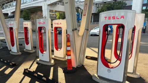 Elon Musk Denies Report That Tesla Will Cancel Its Low-Cost Electric Vehicle Opt