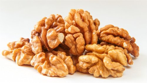 Eat Walnuts Before Bed Every Night And Your Body Will React
