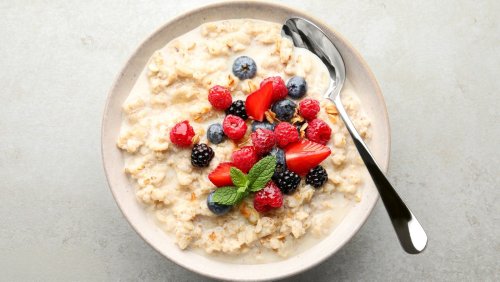 Water Vs Milk: Which Is Better For Oatmeal?