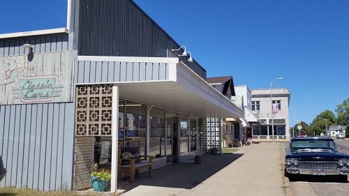 Between Green Bay & Minneapolis Is A Midwest City With A Lake & Quaint Shops