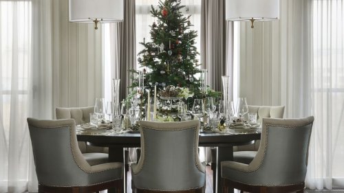 How to dress your Christmas table for the big day