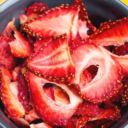 DIY Dehydrated Strawberries: The Snack You’ll Always Crave