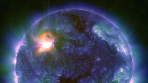 Solar Maximum News: Signs Point to Explosive Peak of the Solar Cycle
