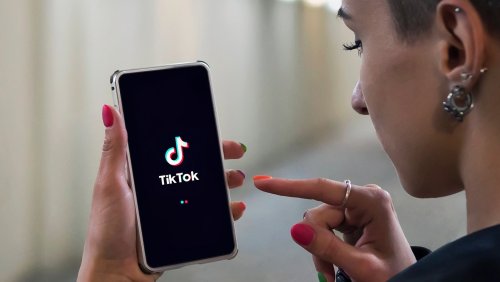 Why Experts Want You To Be Wary of Diet Advice on TikTok
