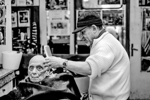 From the barber: the photography of shaving rooms in the world