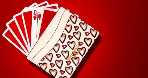 The Best V-Day Deals on PJs, Jewelry & More to Shop Before They Sell Out