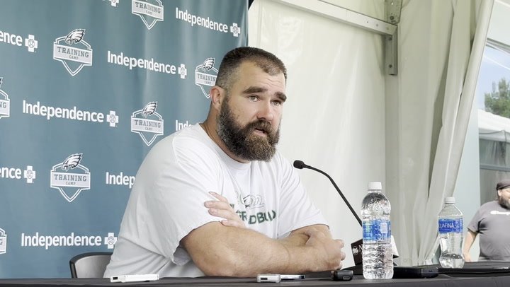 Jason Kelce, Zaire Franklin Video: Watch Eagles vs Colts Fight, Brawl  Online – StyleCaster