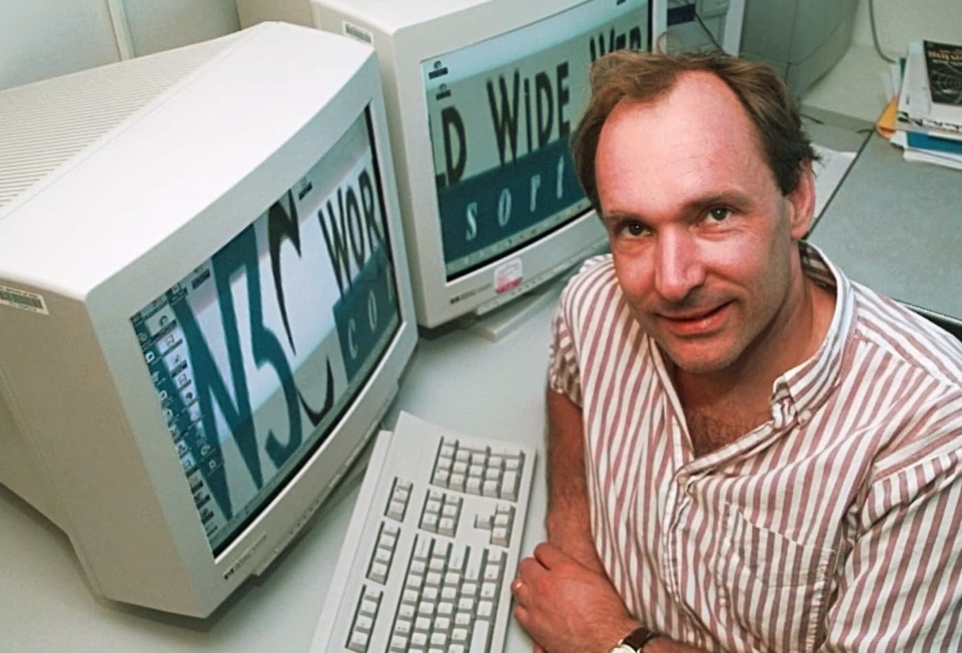 30 Years of the Public World Wide Web