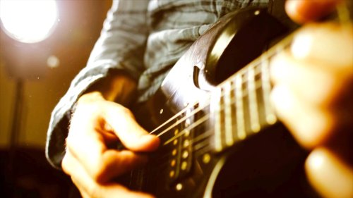 Study Finds Interesting Link Between Playing an Instrument and Improved Cognition
