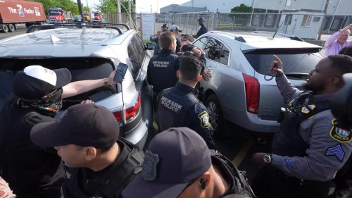 US: Police arrest demonstrators outside ICE's Delaney Hall