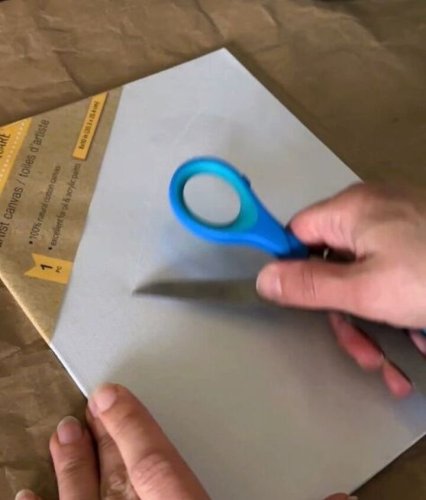 How to DIY your own textured art canvas to spice up your room