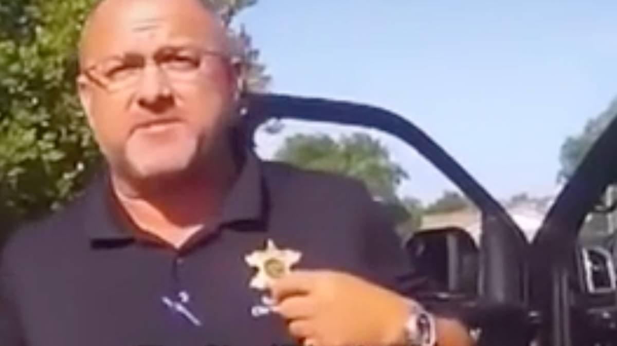 Sheriff Tries To Pull Rank After Being Pulled Over By Police For Speeding