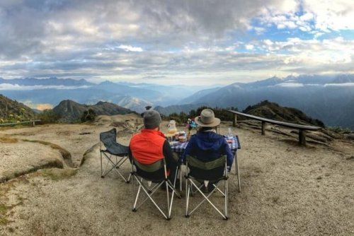 Magazine - HIKING IN PERU: TIPS & MORE