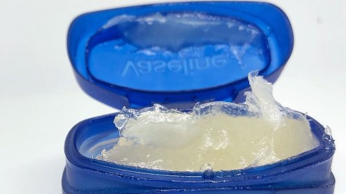 20 Amazingly Practical Uses for Petroleum Jelly — Plus Other Life Hacks