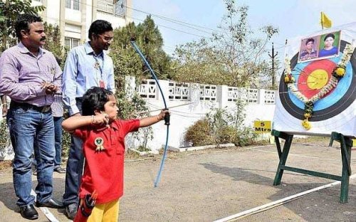 Indian girl breaks national archery record at the age of 2
