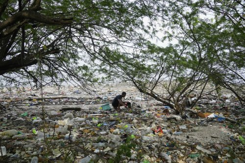 Negotiators take first steps toward plastic pollution treaty