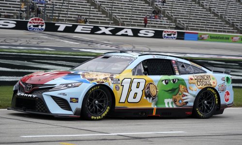 Kyle Busch's pit crew All-Stars for qualifying in Texas