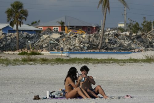 Struggles continue for thousands in Florida 8 months after Hurricane Ian as new storm season looms