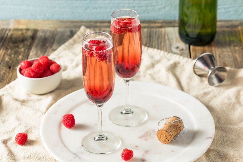 12 Sparkling Cocktails To Enjoy Anytime