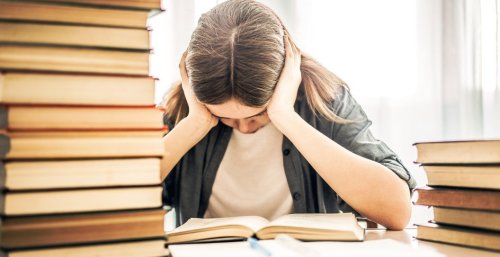 High school lets student graduate—Now she's suing for never learning to read