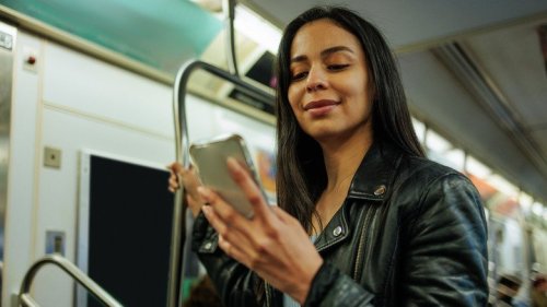 Your Guide To Sexting Like A Pro