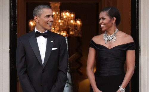 Why the Obamas neutral accent chair is the perfect living room focal point