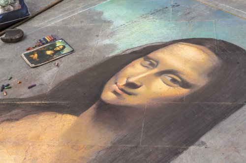 Claims Mona Lisa was stolen yesterday are fake but it was missing for two years