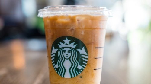 The Starbucks Mobile Order Hack That Gets You Cheaper Lattes