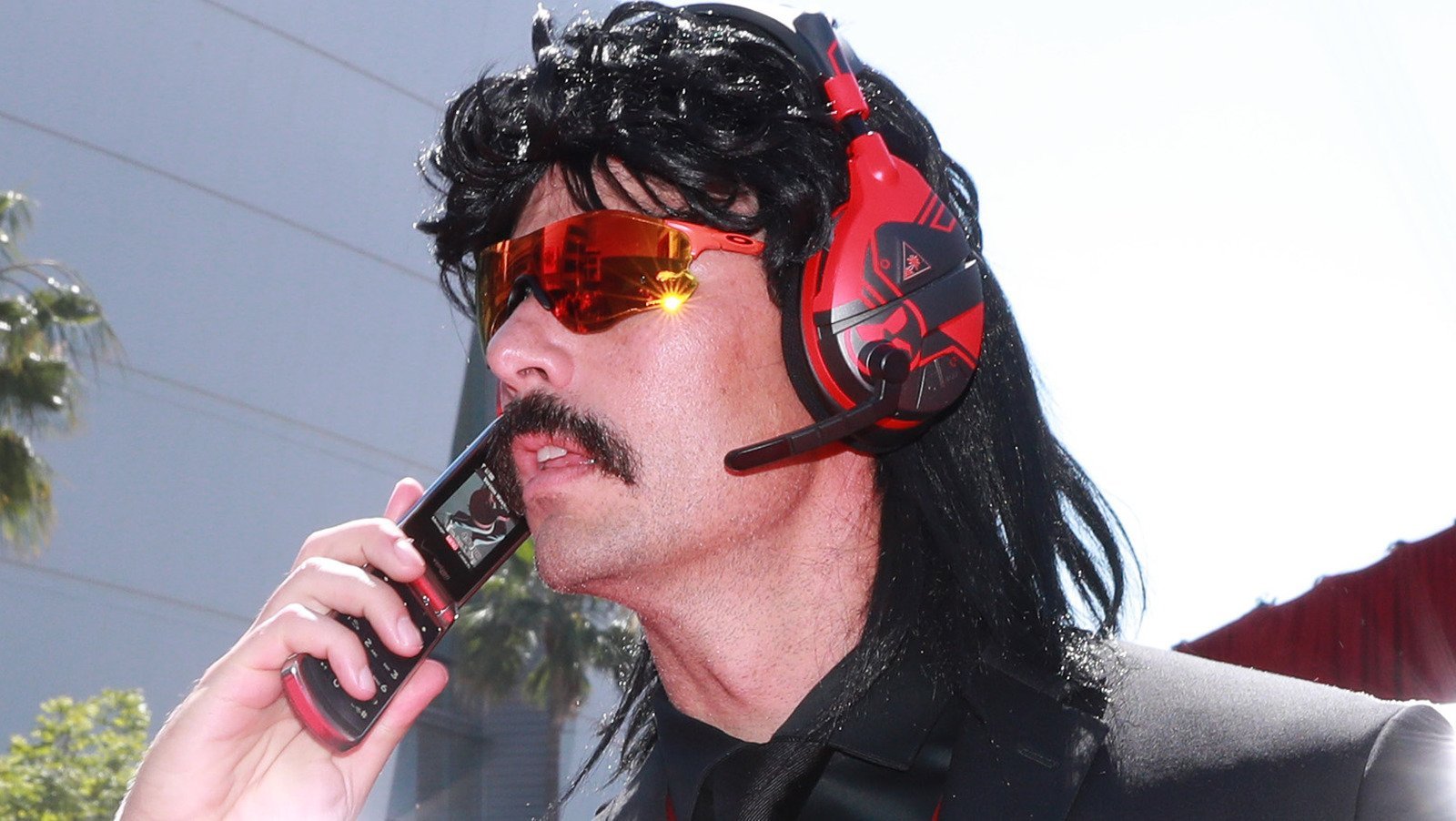 DR DISRESPECT'S 'CALL' WITH NIKE IS TURNING HEADS 