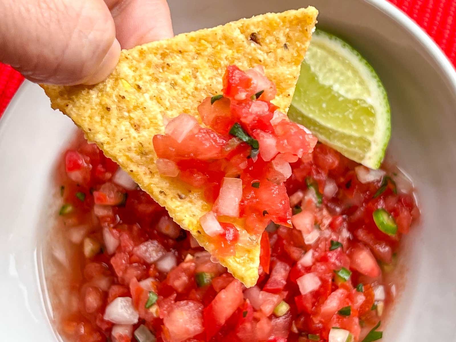 Easy Salsa Recipe That Tastes Great Too